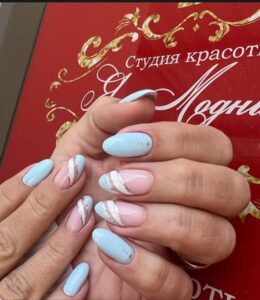 Маникюр